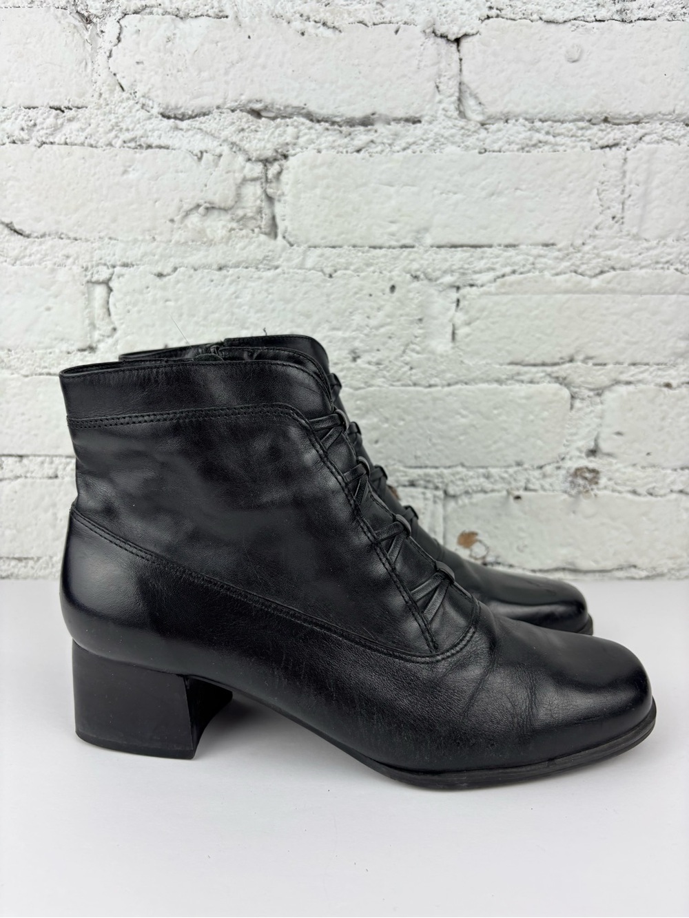 Vintage Y2K Black Leather Zip Ankle Boots